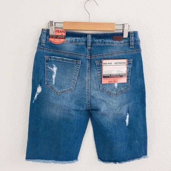 Trendy BERMUDA short DISTRESSED - Picture 7 of 8